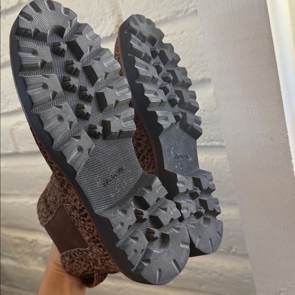 Madewell Leopard Print Ankle Boots (size 9) - Picture 16 of 17